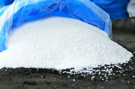  Urea - Phân Bón Nitơ và Nguyên Liệu Sản Xuất Nhựa!